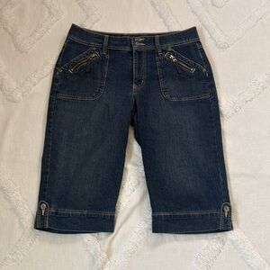 Very loose knee-length jeans size 10